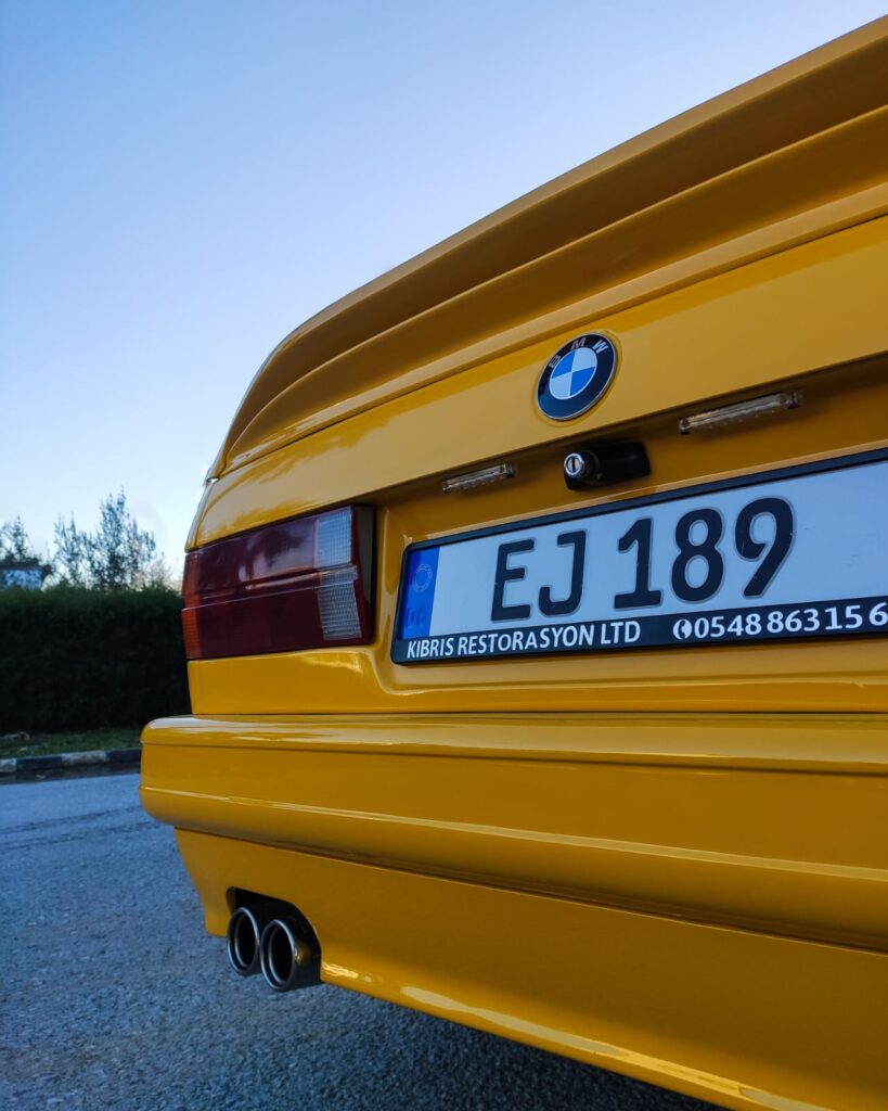 1986 BMW E30 3.25i
